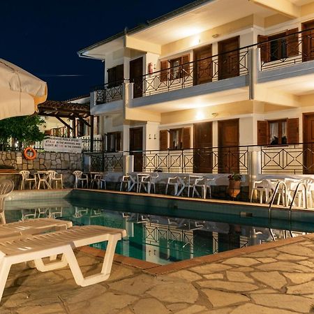 Hotel Sarikas โปไลโครโน ภายนอก รูปภาพ