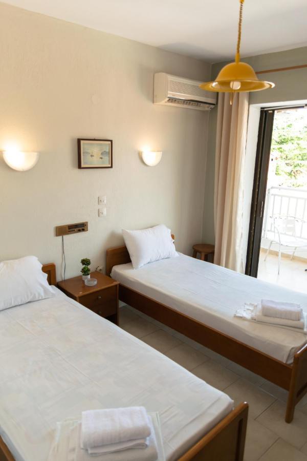Hotel Sarikas โปไลโครโน ภายนอก รูปภาพ