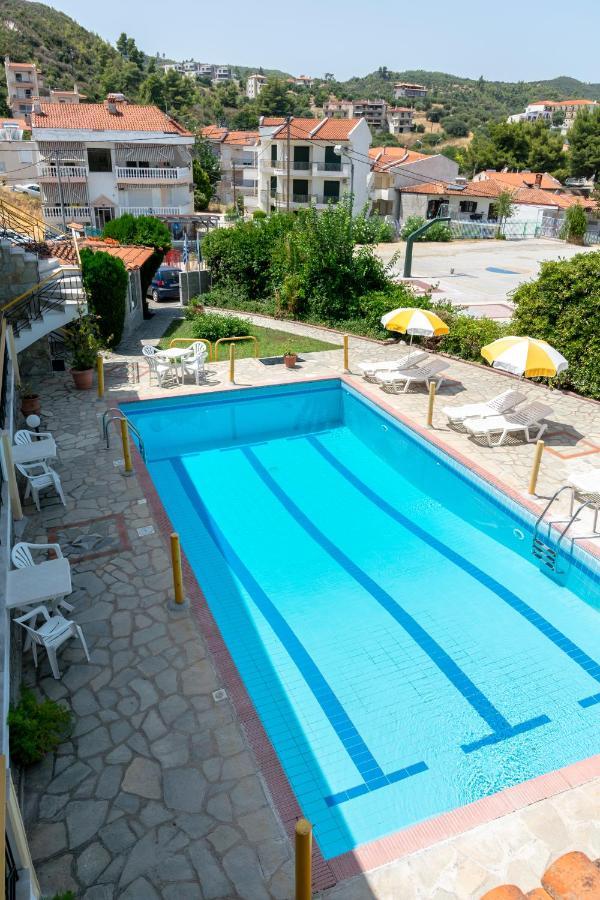 Hotel Sarikas โปไลโครโน ภายนอก รูปภาพ