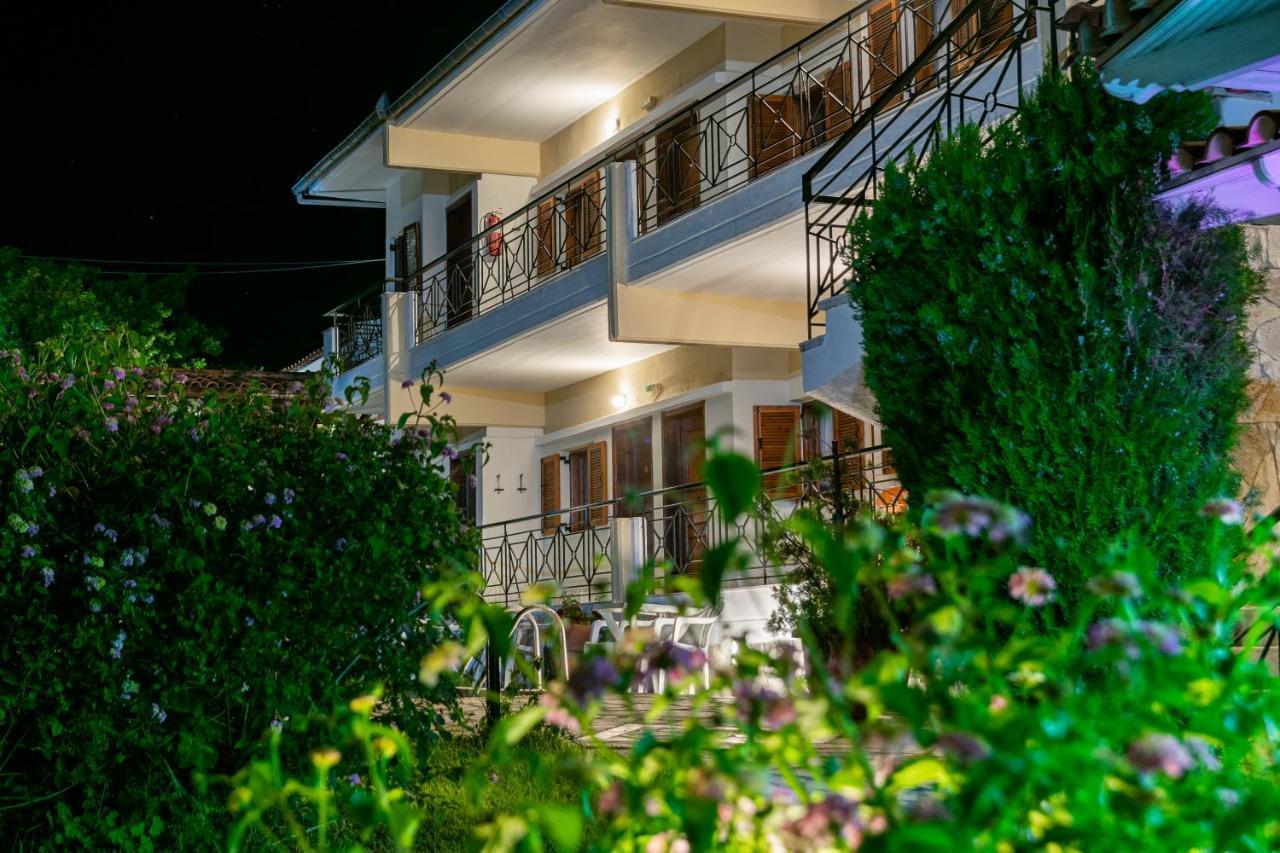 Hotel Sarikas โปไลโครโน ภายนอก รูปภาพ