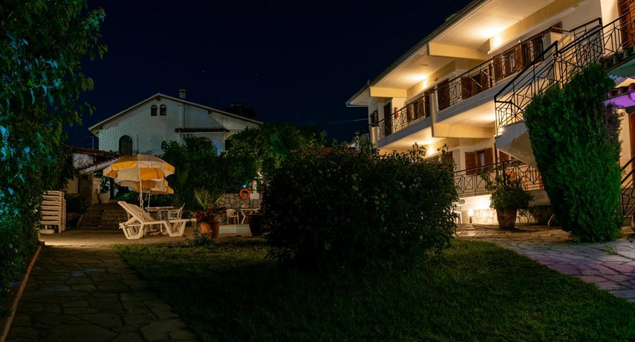 Hotel Sarikas โปไลโครโน ภายนอก รูปภาพ